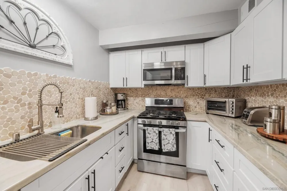 7512 Viejo Castilla #17 Carlsbad, CA 92009
