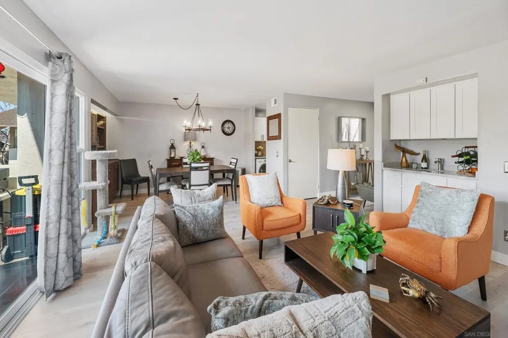 7512 Viejo Castilla #17 Carlsbad, CA 92009