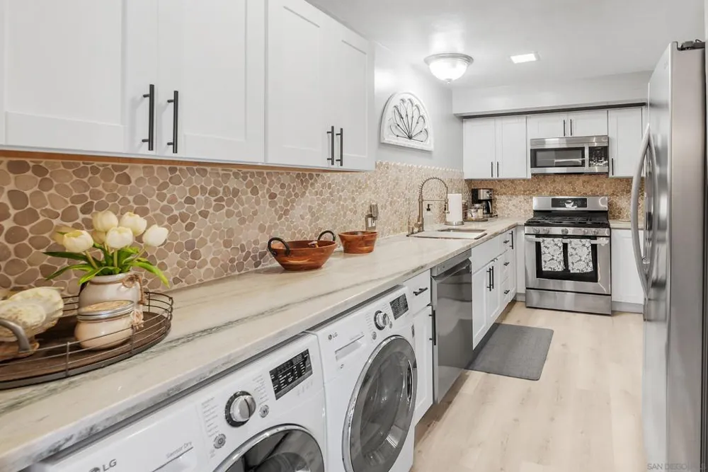 7512 Viejo Castilla #17 Carlsbad, CA 92009