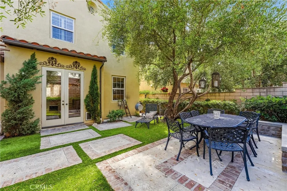 21 Waterspout Irvine, CA 92620