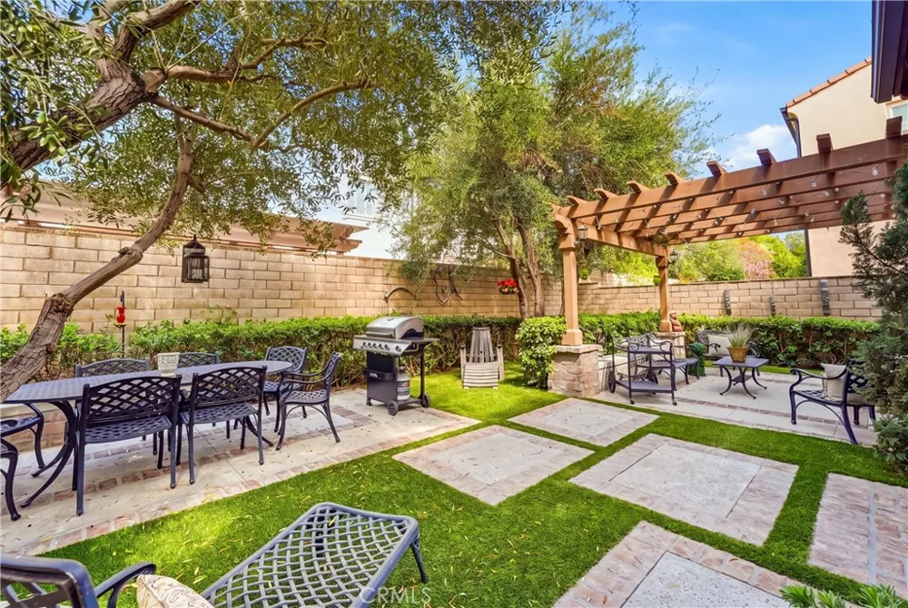 21 Waterspout Irvine, CA 92620