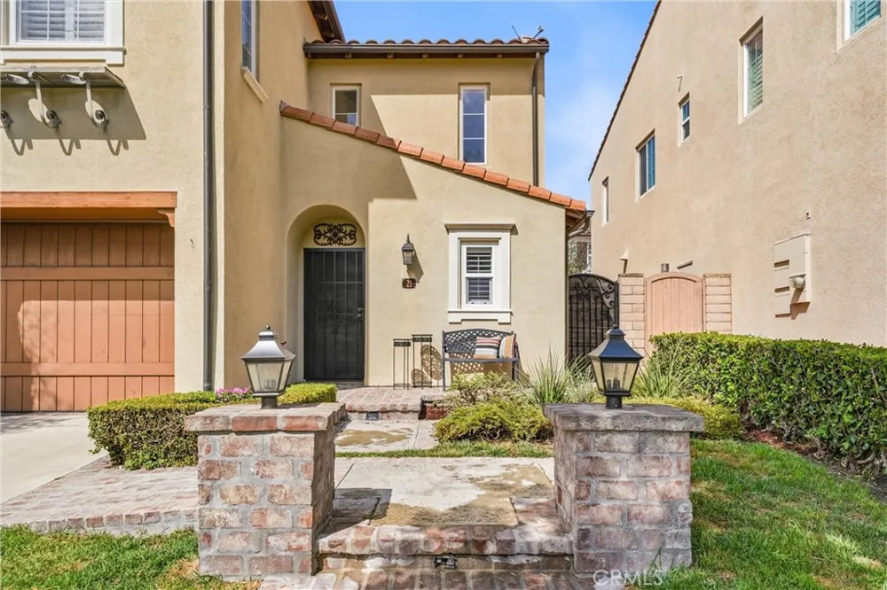 21 Waterspout Irvine, CA 92620