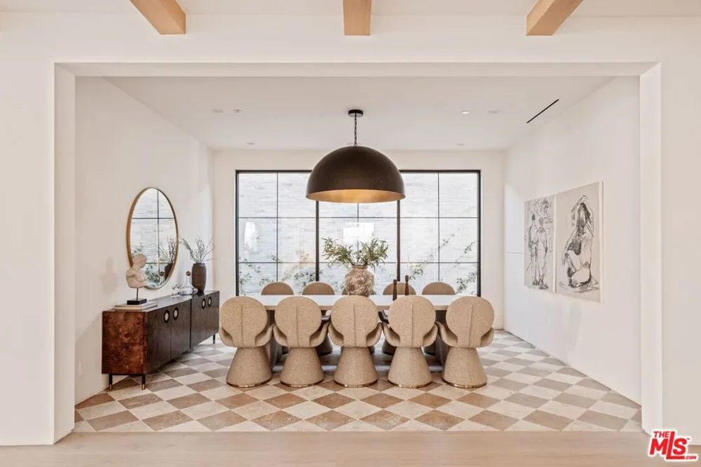 11621 Hesby Street Valley Village, CA 91601