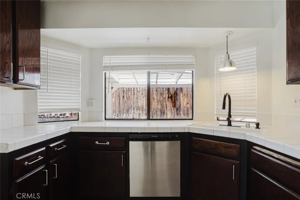 11743 Canoga Avenue Chatsworth, CA 91311