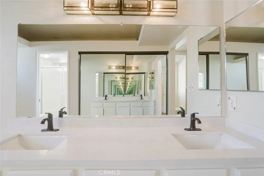 11743 Canoga Avenue Chatsworth, CA 91311
