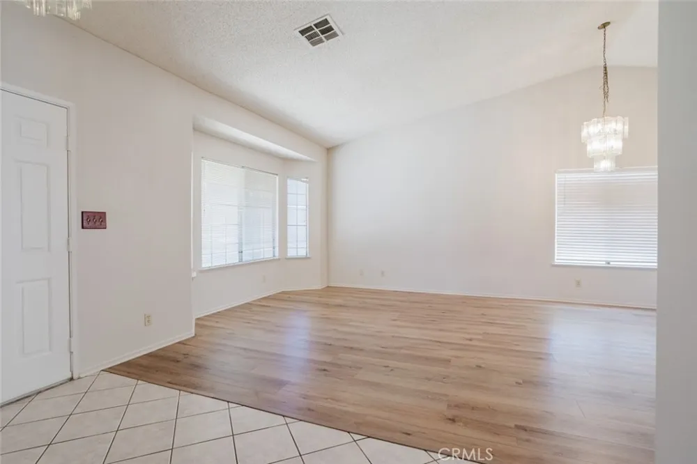 11743 Canoga Avenue Chatsworth, CA 91311