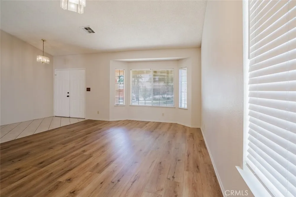 11743 Canoga Avenue Chatsworth, CA 91311
