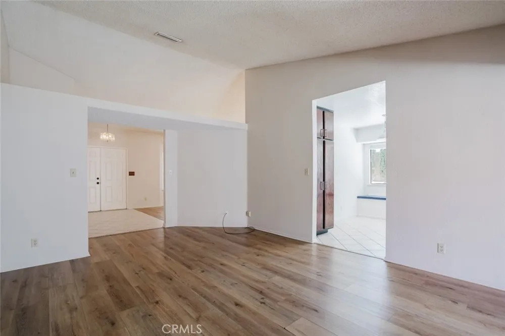 11743 Canoga Avenue Chatsworth, CA 91311