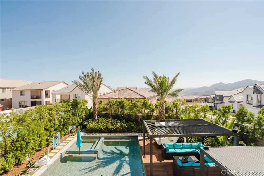 11743 Canoga Avenue Chatsworth, CA 91311