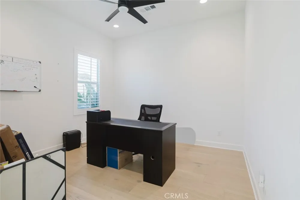 11743 Canoga Avenue Chatsworth, CA 91311