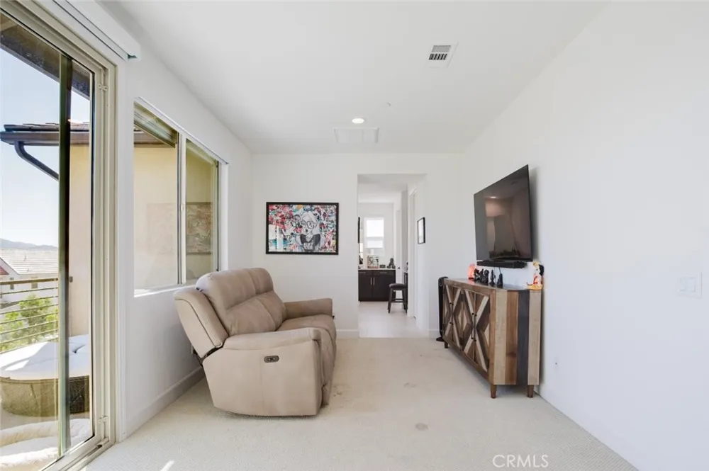 11743 Canoga Avenue Chatsworth, CA 91311