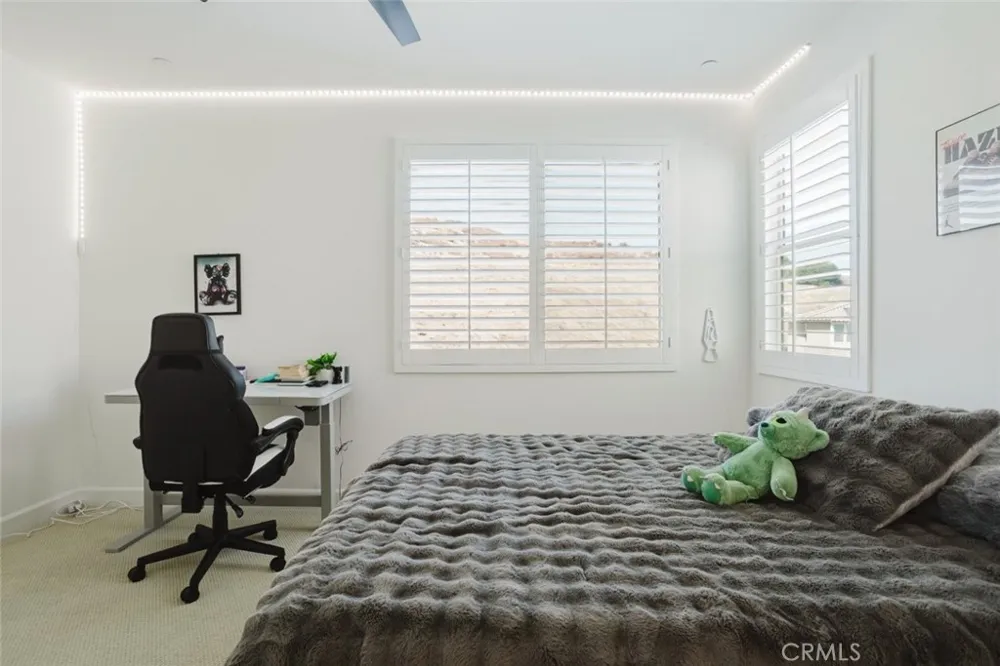 11743 Canoga Avenue Chatsworth, CA 91311