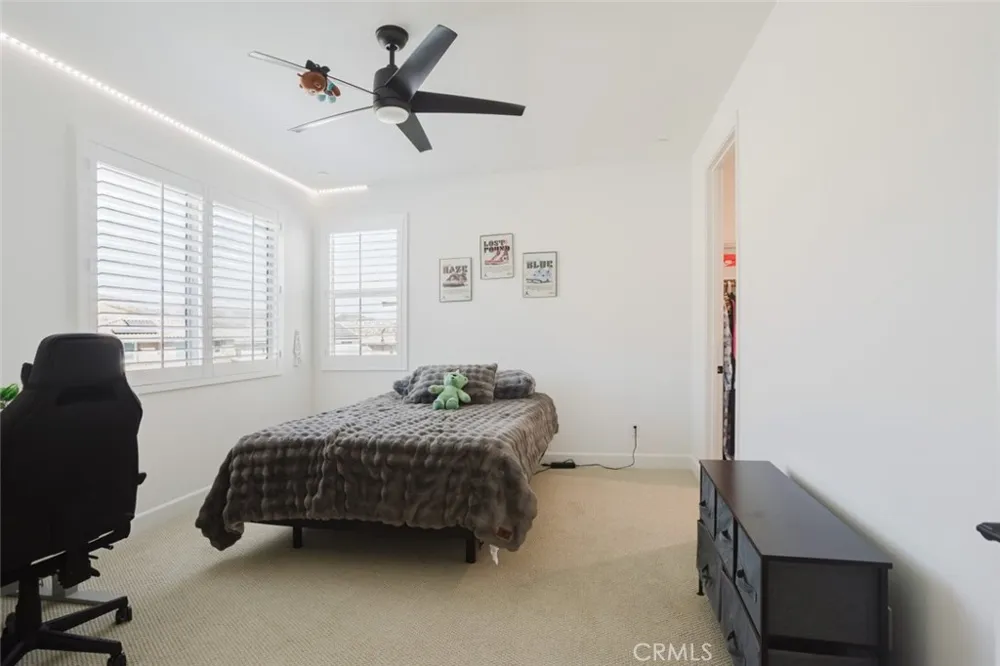 11743 Canoga Avenue Chatsworth, CA 91311