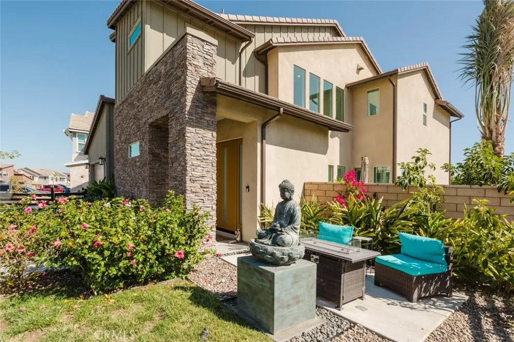 11743 Canoga Avenue Chatsworth, CA 91311