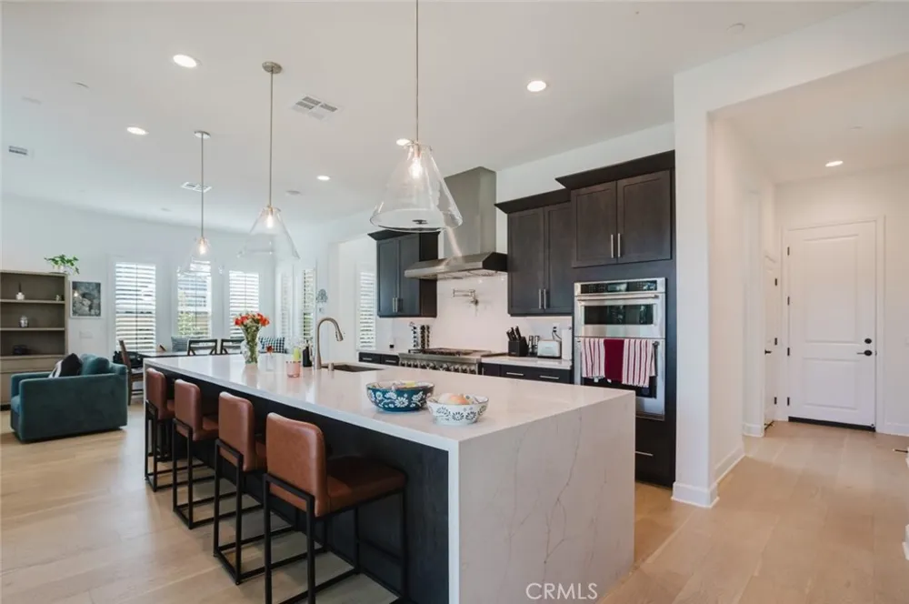 11743 Canoga Avenue Chatsworth, CA 91311