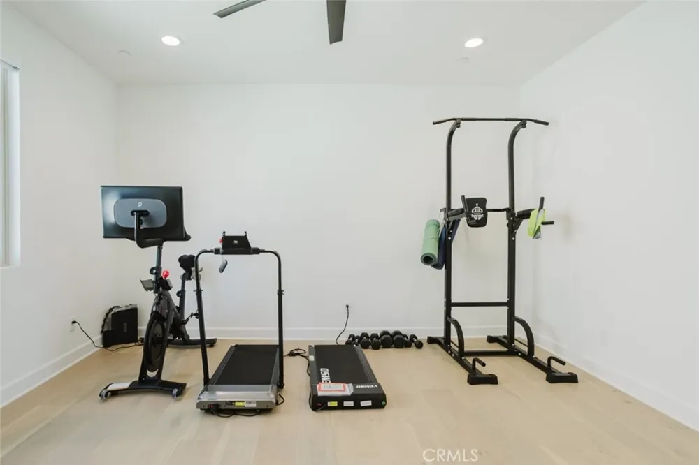 11743 Canoga Avenue Chatsworth, CA 91311