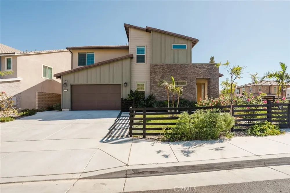 11743 Canoga Avenue Chatsworth, CA 91311