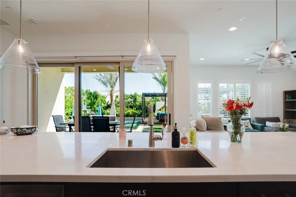 11743 Canoga Avenue Chatsworth, CA 91311