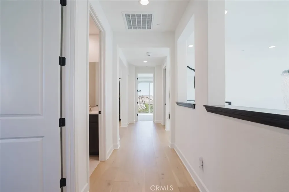 11743 Canoga Avenue Chatsworth, CA 91311
