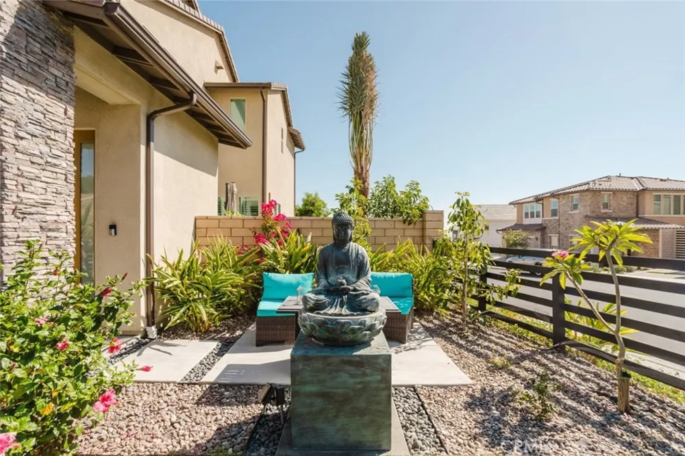 11743 Canoga Avenue Chatsworth, CA 91311