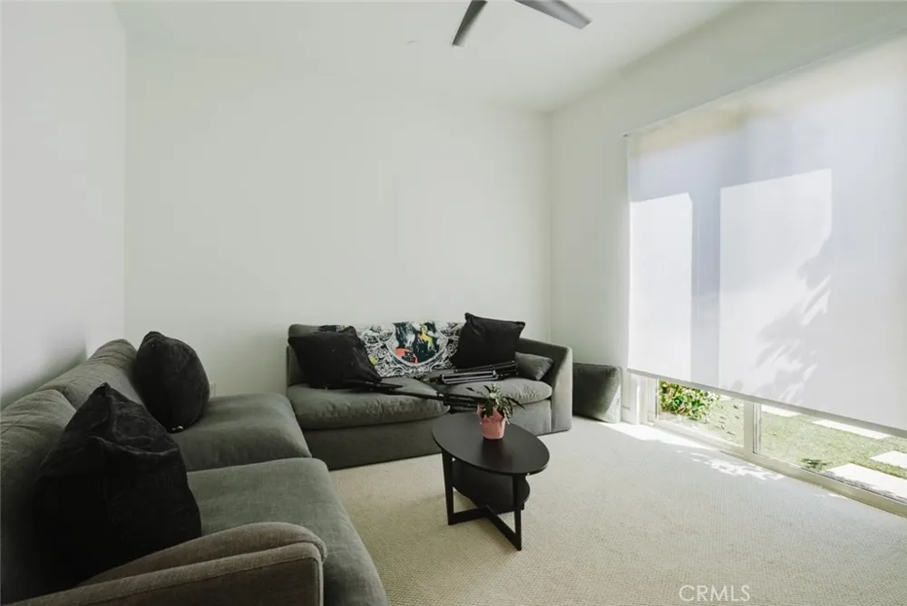 11743 Canoga Avenue Chatsworth, CA 91311