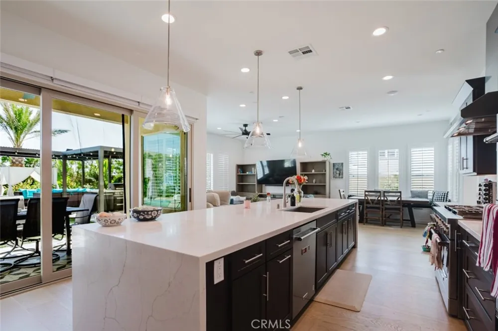 11743 Canoga Avenue Chatsworth, CA 91311