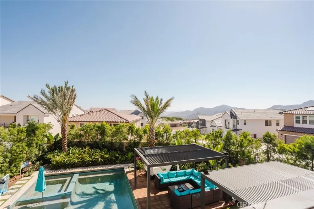 11743 Canoga Avenue Chatsworth, CA 91311