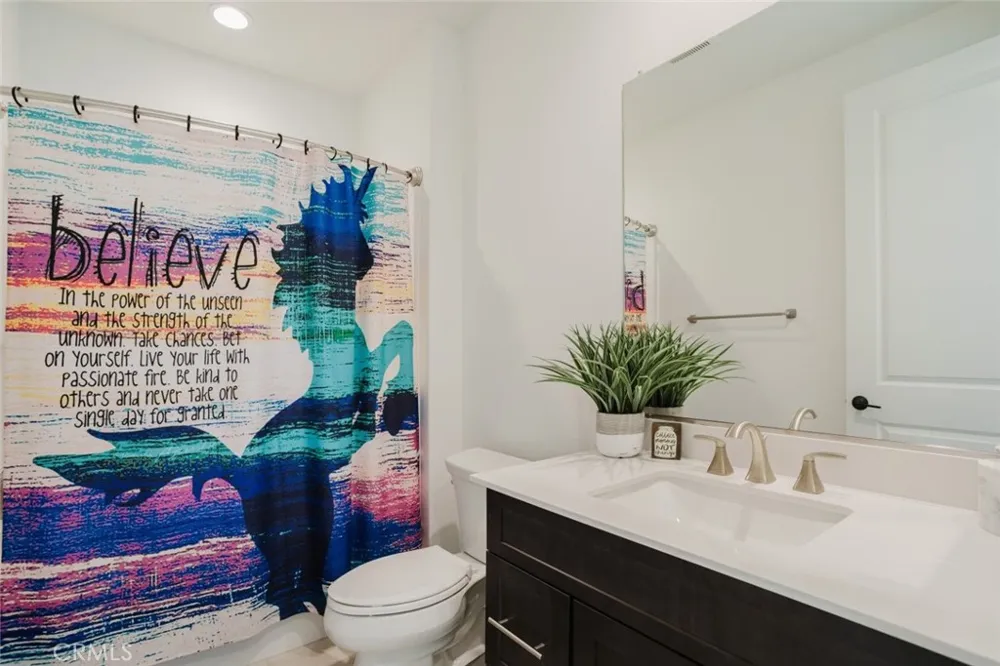 11743 Canoga Avenue Chatsworth, CA 91311