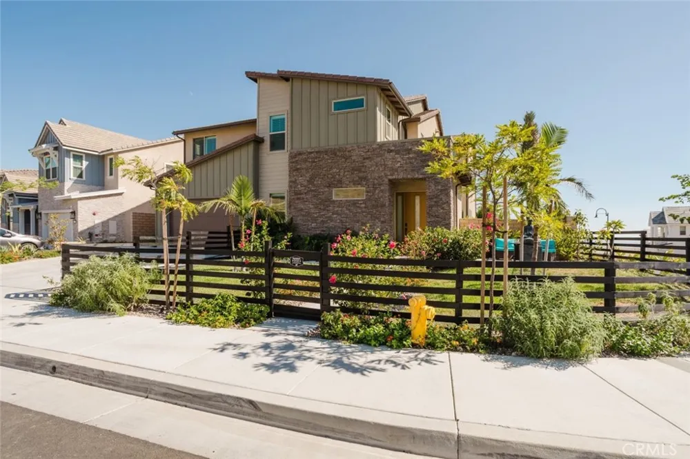 11743 Canoga Avenue Chatsworth, CA 91311