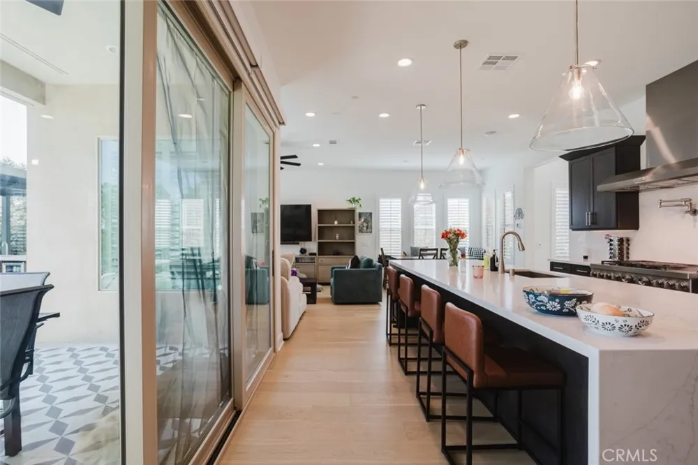 11743 Canoga Avenue Chatsworth, CA 91311