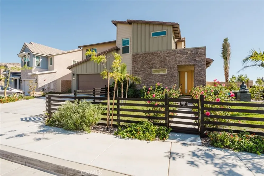 11743 Canoga Avenue Chatsworth, CA 91311