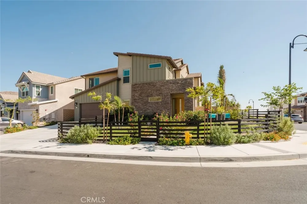 11743 Canoga Avenue Chatsworth, CA 91311