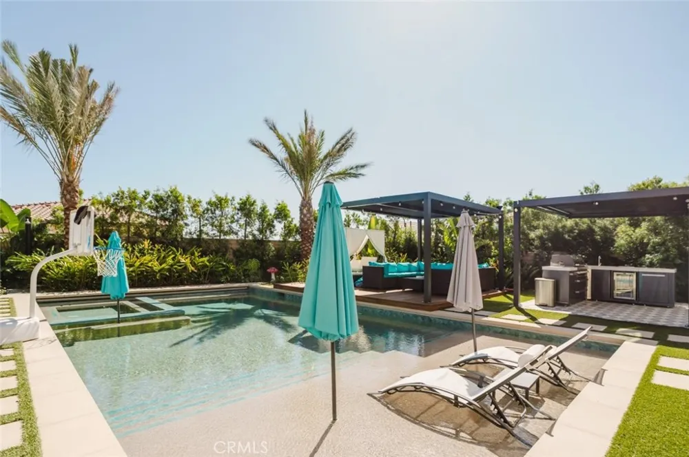 11743 Canoga Avenue Chatsworth, CA 91311