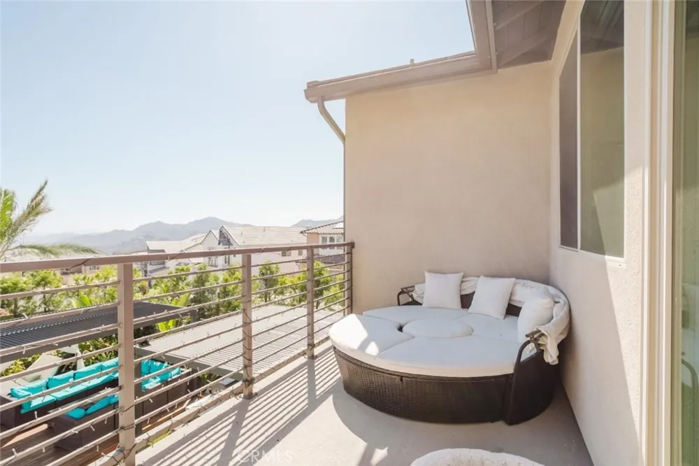 11743 Canoga Avenue Chatsworth, CA 91311