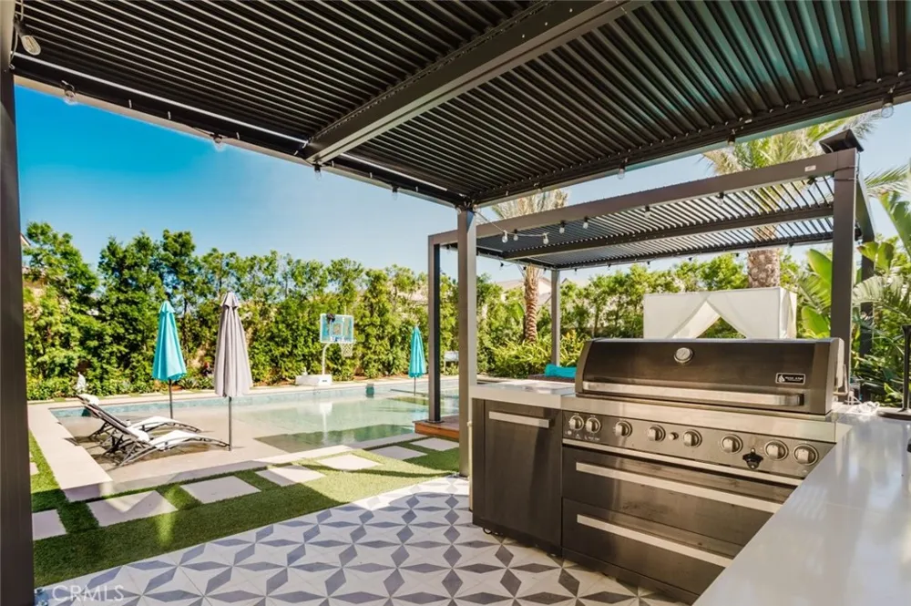 11743 Canoga Avenue Chatsworth, CA 91311