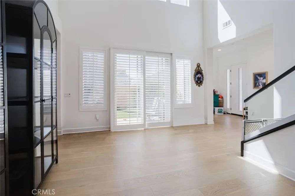 11743 Canoga Avenue Chatsworth, CA 91311