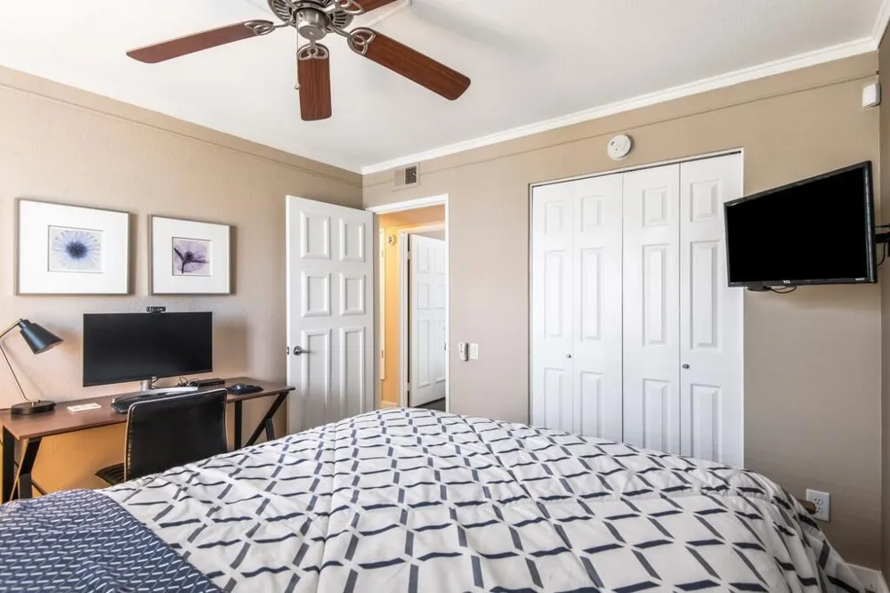 1371 E Francis Drive Palm Springs, CA 92262