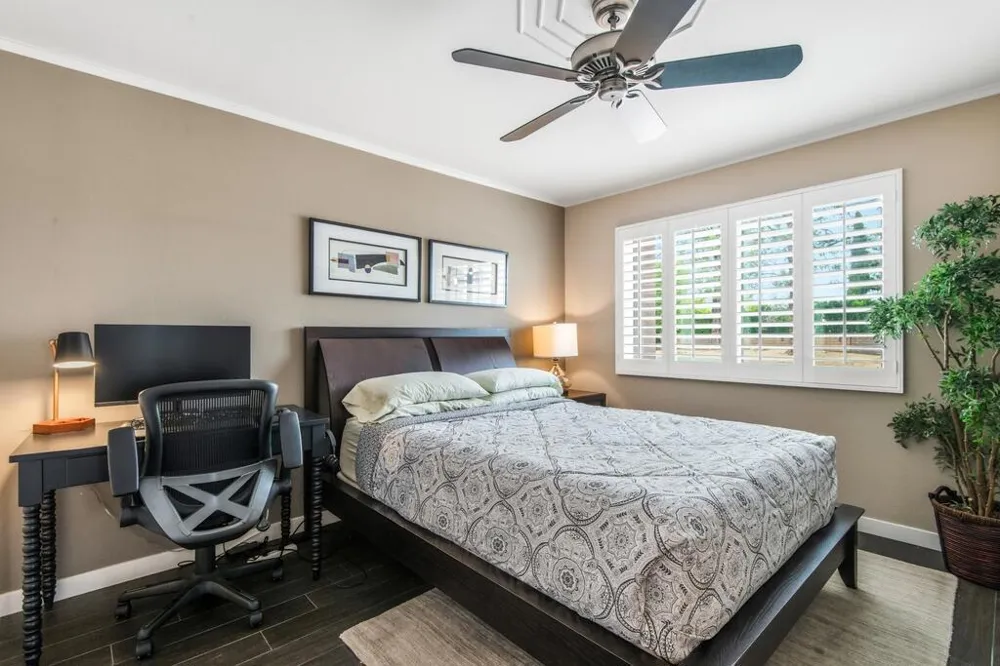 1371 E Francis Drive Palm Springs, CA 92262