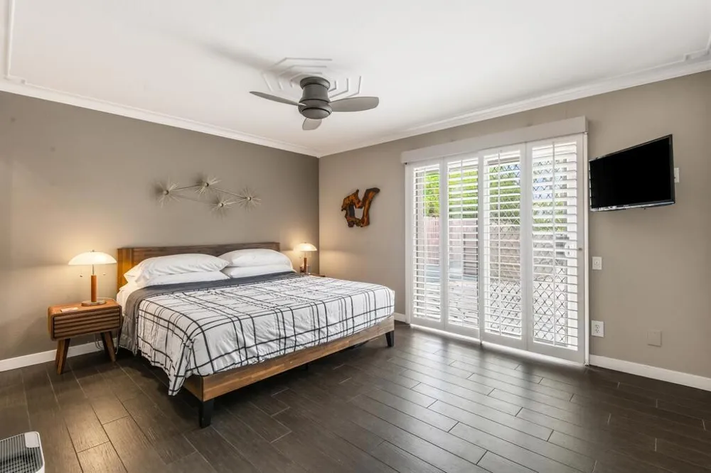 1371 E Francis Drive Palm Springs, CA 92262