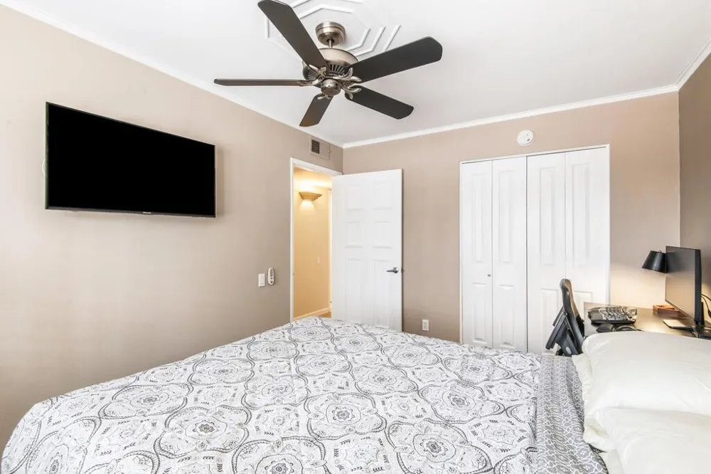 1371 E Francis Drive Palm Springs, CA 92262