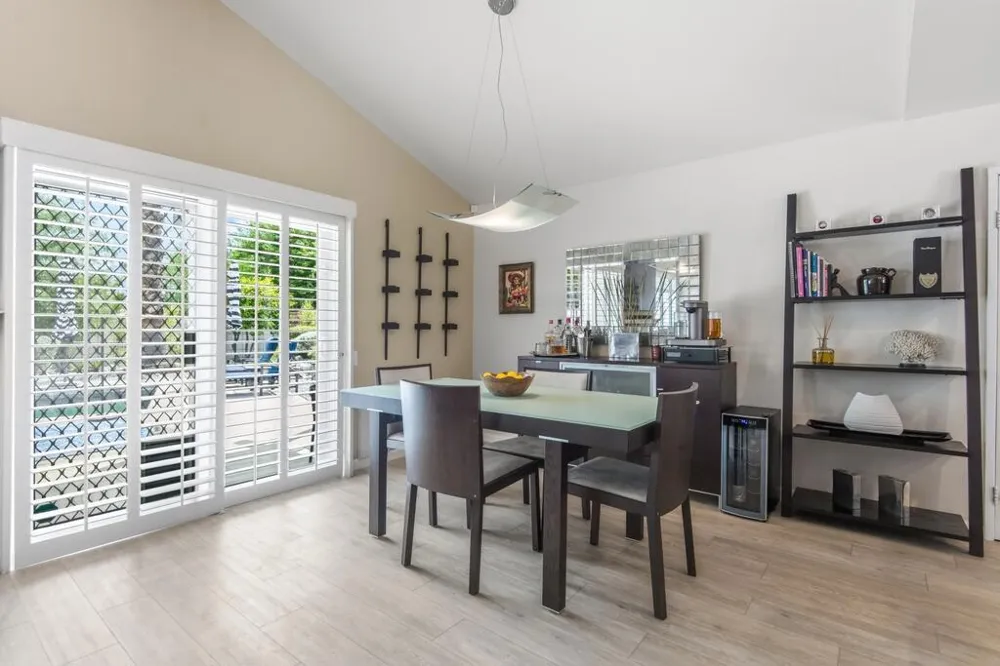 1371 E Francis Drive Palm Springs, CA 92262