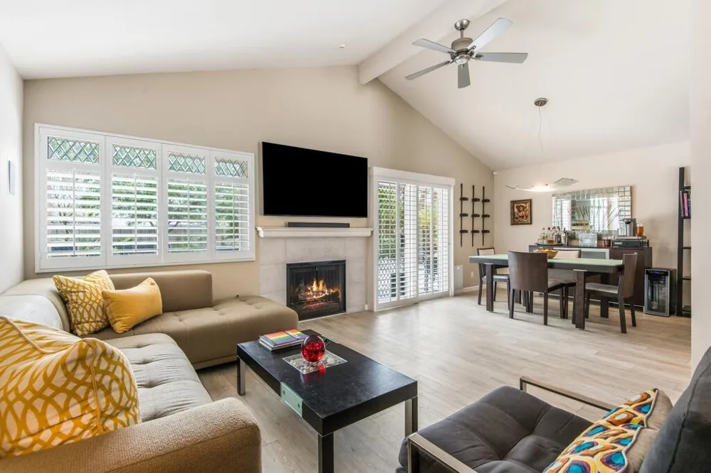 1371 E Francis Drive Palm Springs, CA 92262