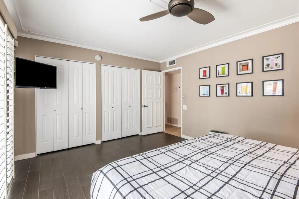 1371 E Francis Drive Palm Springs, CA 92262