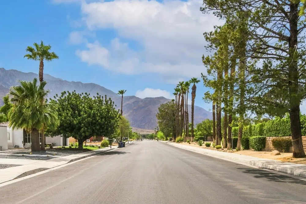 1371 E Francis Drive Palm Springs, CA 92262