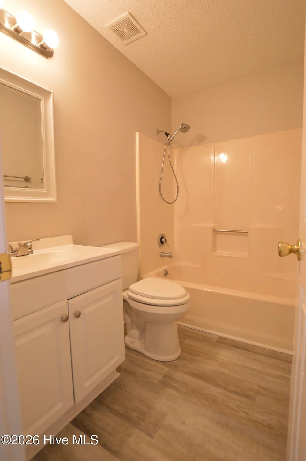 105 Creekview Drive Jacksonville, NC 28540
