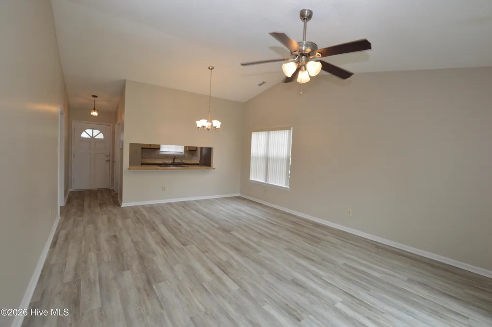 105 Creekview Drive Jacksonville, NC 28540