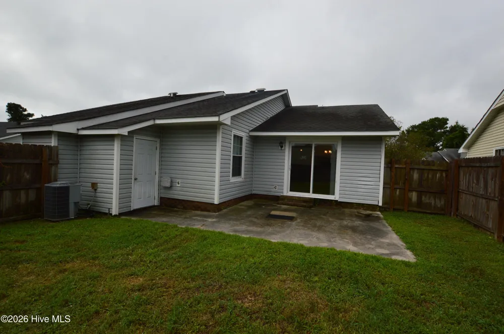 105 Creekview Drive Jacksonville, NC 28540