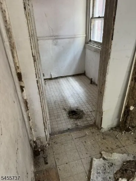 36 Sunset Ave Newark City, NJ 07106