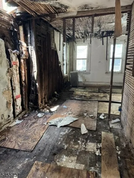 36 Sunset Ave Newark City, NJ 07106