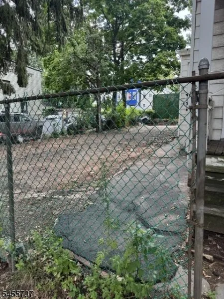 36 Sunset Ave Newark City, NJ 07106